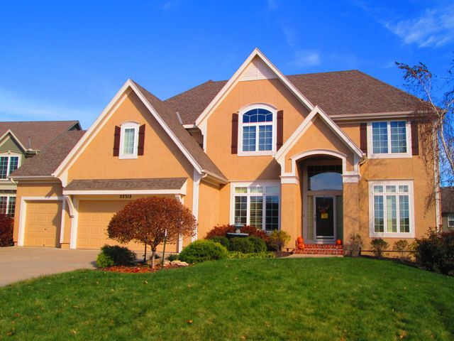 Exterior house painting cost in Overland Park KS